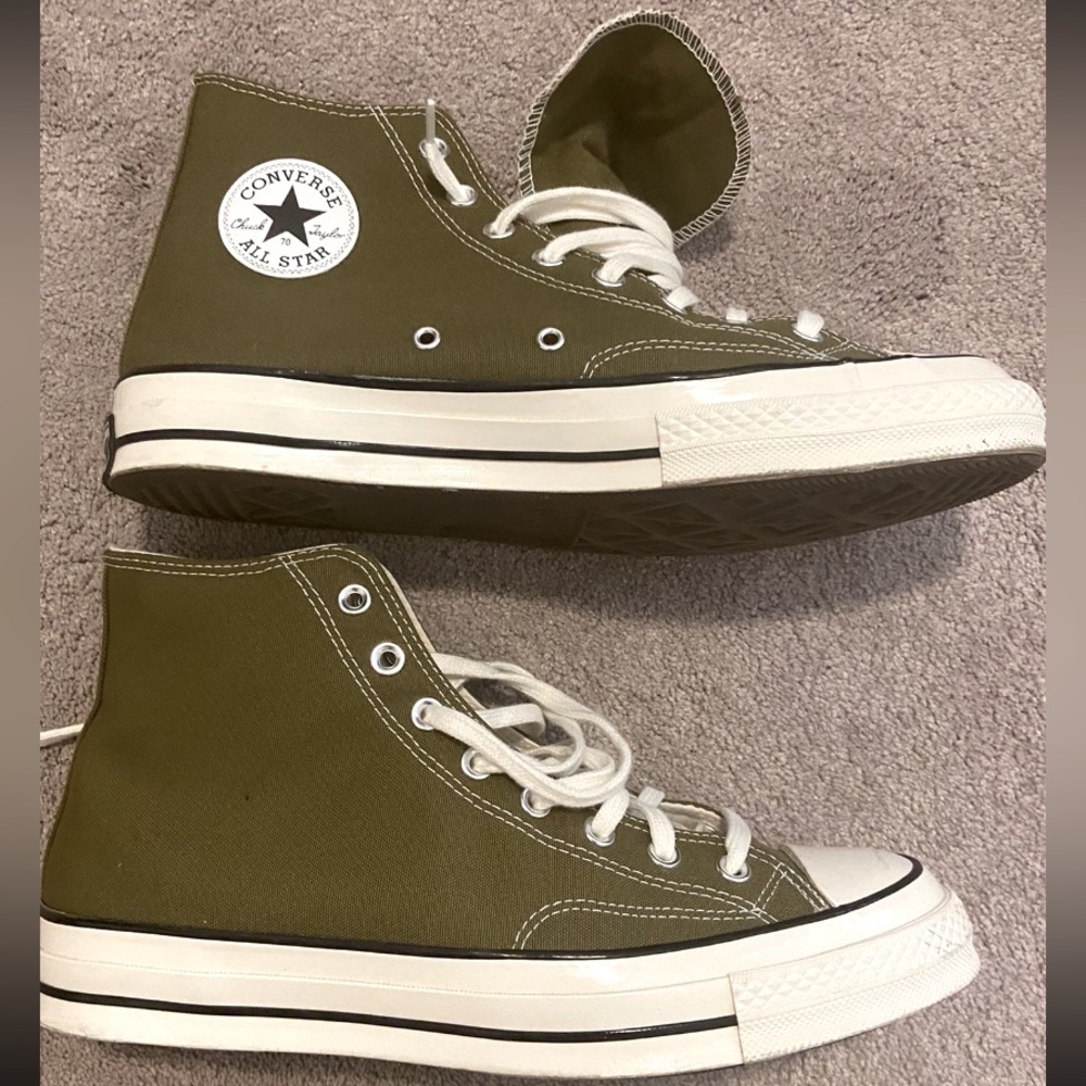 Chuck T All Stars mens high top hunter green size 10.5 never worn